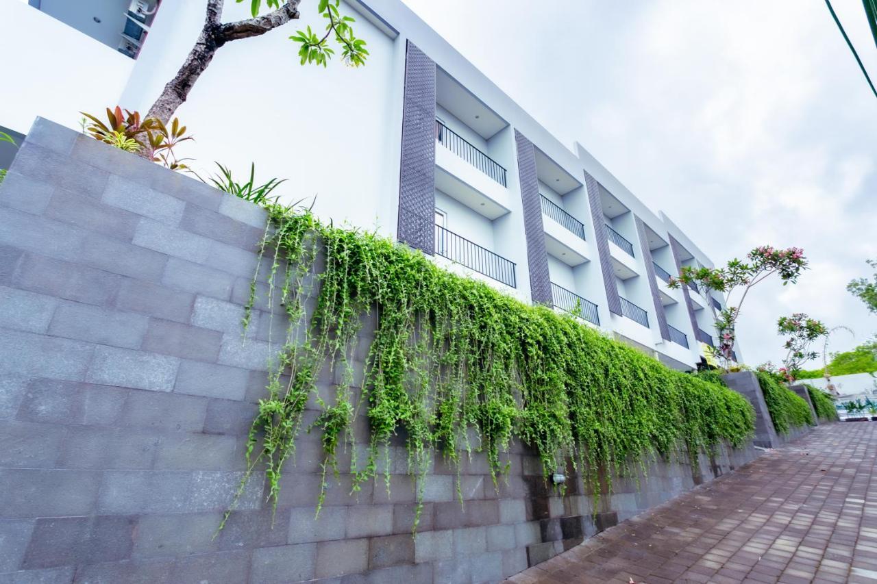 Nivasa Hotel Ungasan Exterior foto